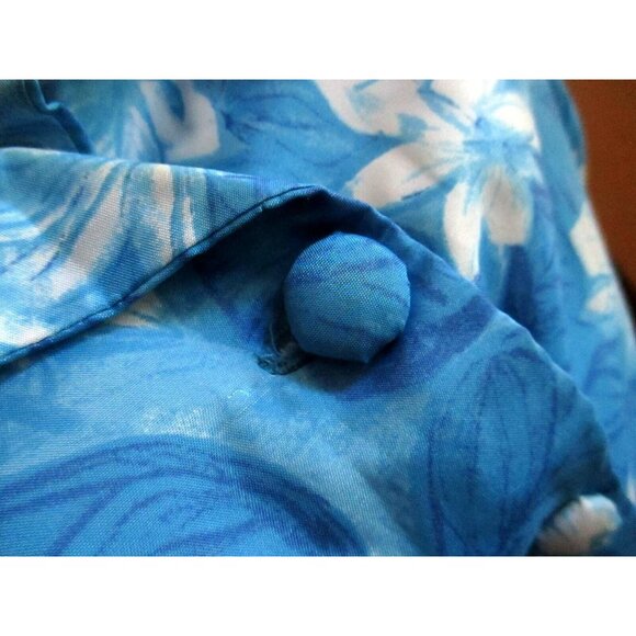 Vintage Blue Floral Short-Sleeve Dress With Large Collar & Button-Front - Picture 4 of 6